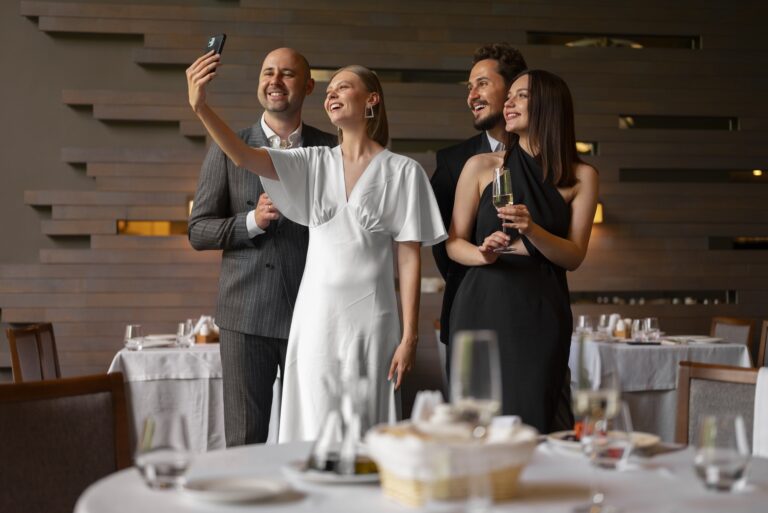 Eleganckie bankietowe przyjęcie dla VIP-ów z wyśmienitym cateringiem i dyskretną obsługą